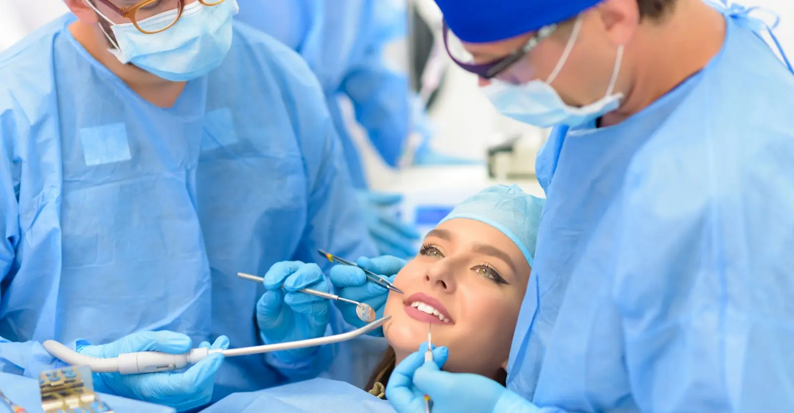 Fort Lauderdale Oral Surgeon Hero Image - Implant and facial Surgery Doctors